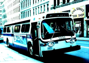5x7 COLOR PHOTO NYC BUS 1973 BLITZ-REBUILT GM FISHBOWL #5552 X-19 WORTH 10/10/92 - Picture 1 of 1
