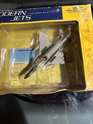 MotorMax Modern Jets 1/100 SCALE F-4 Phantom 2 Lockheed Martin - Image 1 of 3