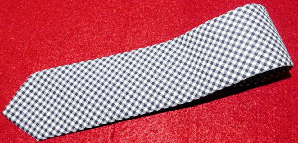 LANDS' END BLACK/WHITE/GREY CROSS STRIPED ALL COTTON SLIM TIE - DESIGNER TIES. - Image 1 of 3