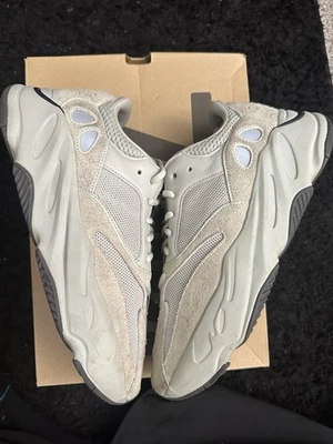 Adidas Yeezy Boost 700 Salt - Talla 10.5 Foto 1 de 4