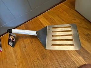 Giant Oversized Folding Spatula: Perfect for Big Grilling Adventures & Pizza - Bild 1 von 3