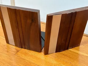 PAR DE LIBROS DE COLECCIÓN MADERA DE NOGAL ACERO INOXIDABLE mcm teca a rayas mediados de siglo retro - Imagen 1 de 5