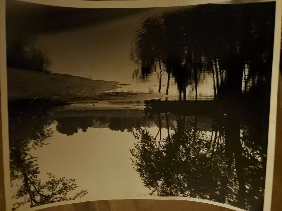 Foto de río vintage en blanco y negro de 10' x 8' Foto 1 de 1