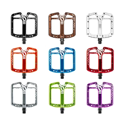 Pedales planos de bicicleta de montaña DEITY TMAC Signature NUEVOS SELLADOS LIQUIDACIÓN PRECIO DE VENTA SUGERIDO POR EL FABRICANTE 134,99 £ Foto 1 de 4