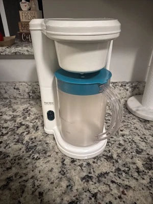 Máquina de té helada eléctrica vintage West Bend 2 cuartos de galón blanca modelo 6050 * Foto 1 de 4