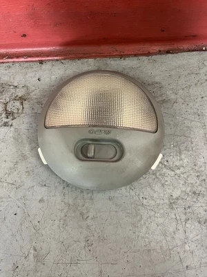 OEM Chevy Malibu Cobalt Pontiac G6 Dome Light Assembly Gray 15867543 Foto 1 de 4