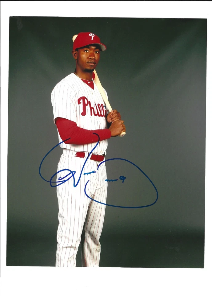 Foto firmada con autógrafo Domonic Brown de 8 x 10 pulgadas PHILLIES POSE 1 Foto 1 de 1