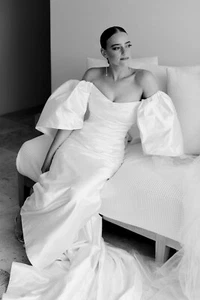Velani Wedding Dress Size 6-8 - Picture 1 of 12
