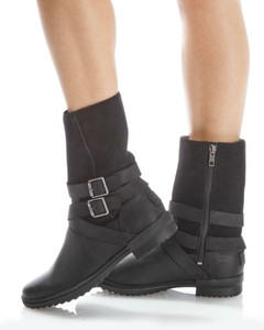 ugg lorna boot black