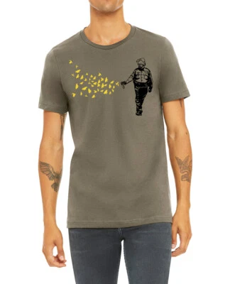 Pepper Spray Cop, Camisa Estilo Banksy, Hombre Verde Ejército Premium Camiseta Foto 1 de 4