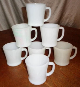 7 tazas de café vintage blancas, iridiscentes y marfil con ancla Hocking Fire King mango en D - Imagen 1 de 5