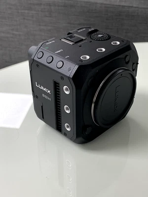 Panasonic LUMIX BS1H Full-Frame Box-Style Live & Cinema Camera, Compact Body - Image 1 of 3
