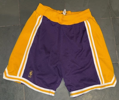 Pantalones Cortos Mitchell & Ness Auténticos Los Angeles Lakers Road 1996-97 Nuevos sin Etiquetas Talla Grande Foto 1 de 4