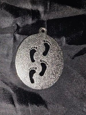 Footprints in the Sand Oval Pewter Pendant 1.75" x 1.5" - Image 1 of 4