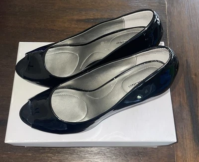 Zapatos de tacón alto Bandolino para mujer 8M sin cordones charol negro imitación cuero NUEVO Foto 1 de 4