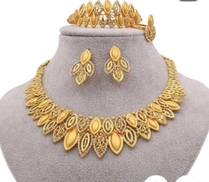 NUEVOS JUEGOS DE JOYERÍA DUBAI MUJERES COLLAR ANILLO PENDIENTES ENCHAPADOS EN ORO AFRICA FIESTA - Imagen 1 de 7