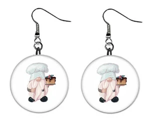 Backen Bäcker Wichtel Knopf Ohrringe Schmuck 1" Baumeln HERGESTELLT IN DEN USA NEU - Bild 1 von 3