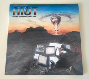 Riot - Archives Vol. Four: 1988-1989 - NM Silver Vinyl 2LP & DVD - 2019 HRR 571 - Bild 1 von 8