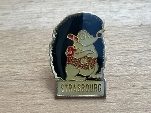 PINS PIN  ANIMAUX  HERISSON HEDGEHOG STRASBOURG - Picture 1 of 1