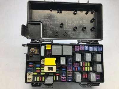 2011 Dodge Grand Caravan Town & Country Totally Integrated Power Mod 04692335AE - Imagem 1 de 4