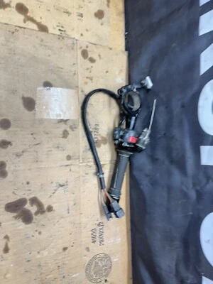 08-10 KAWASAKI NINJA ZX10R ZX10 OEM RIGHT CLIP ON HANDLEBAR W SWITCHES - Imagem 1 de 4