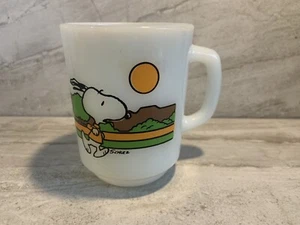 Nice Vintage Snoopy Fire King Milk Glass Mug - 1958 - Keeping Fit Is Hard Work - Picture 1 of 5