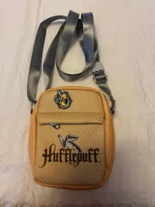 Harry Potter Hufflepuff Crossover Body Bad - NWT - Picture 1 of 2