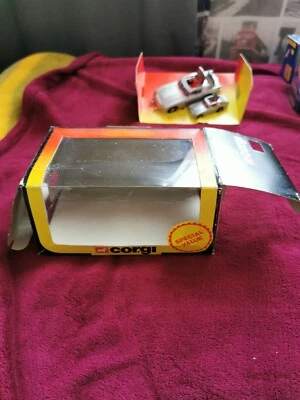 Corgi 271 Aston Martin "Little & Large Gift Set (C 1361)  - Immagine 1 di 4