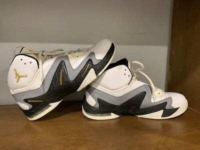 JORDAN ALPHA 3% ОБРУЧ мужчин белый полета / золото / черный / серый размер 12 453850-102 - Изображение 1 из 4