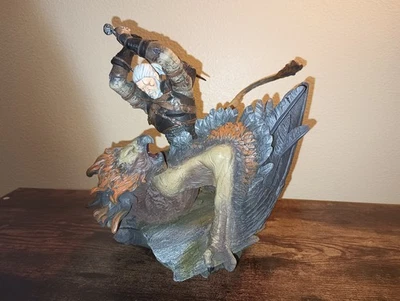 The Witcher 3 Wild Hunt Collector's Edition - Geralt vs Griffin Statue with Box - Image 1 of 4