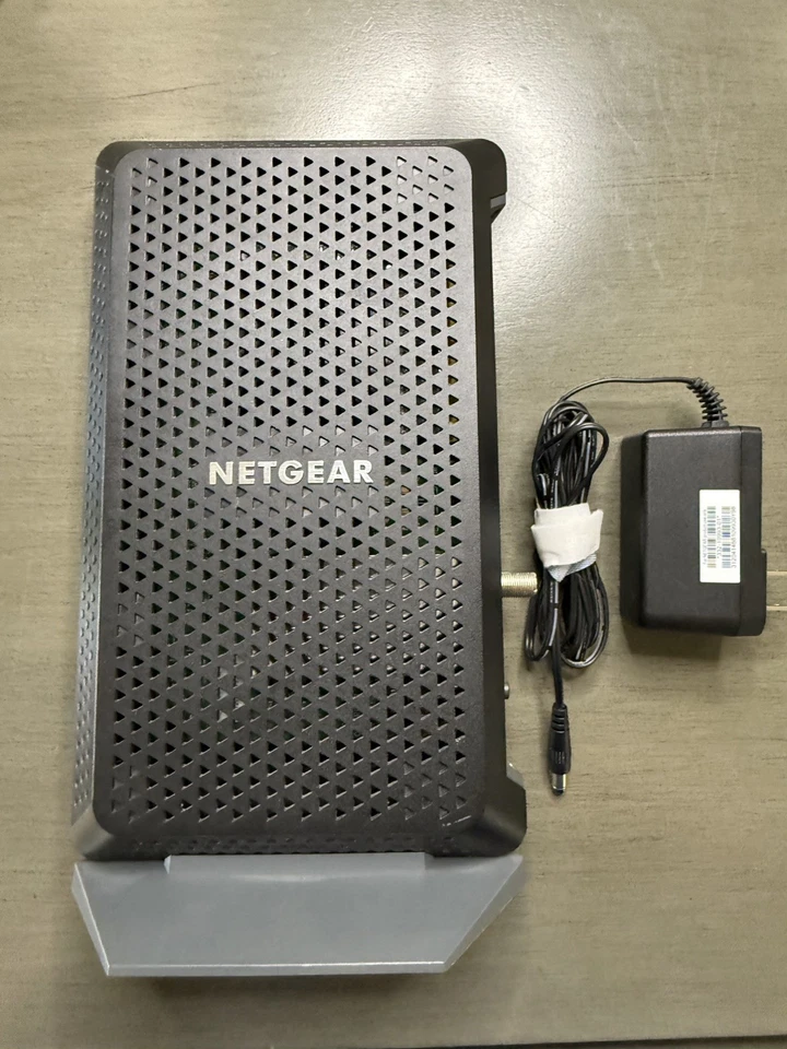 Cable módem NETGEAR Nighthawk CM1200-100NAS DOCSIS 3.1 con cable de alimentación Foto 1 de 4