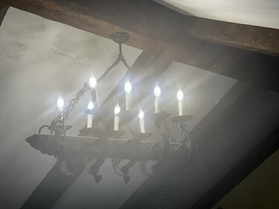 LÁMPARA DE ARAÑA GÓTICA GRANDE DE HIERRO DE MADERA GÓTICA de colección medieval de Inglaterra Foto 1 de 4