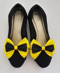 Emma Wiggle Theme Bow Shoe Clips - Bild 1 von 6