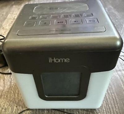 iHome IBT28 Bluetooth FM Dual-Alarm Clock Radio. Color Changing. WORKS! - Image 1 of 4