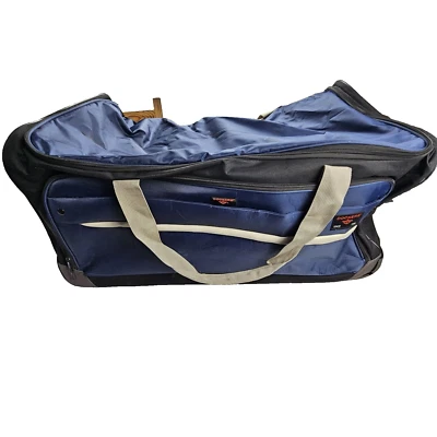 Bolso de Lona Dockers con Ruedas Rodantes Azul Qith Gris Correas 30 por 15 por 13 Foto 1 de 4