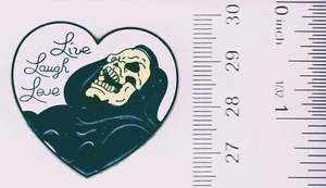"Esqueleto - "Live, Laugh, Love"" He-Man Némesis Pin NUEVO - Imagen 1 de 1