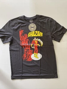 T-SHIRT Brand New - DC COMICS SHAZAM - Size Large - Picture 1 of 2