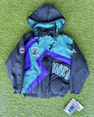 Размер средний - винтажный Charlotte Hornets молодежи пуховик куртка - Изображение 1 из 4