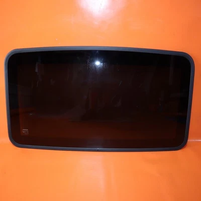 LEXUS GX470 SLIDING ROOF GLASS 2003 2004 2005 2006 2007 2008 2009 63201-60081 - Image 1 of 4