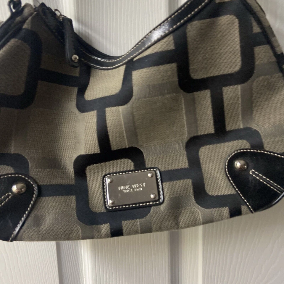 Nine West Purse Handbag Top Handle Satchel Tan Black Zip Top Fashion - Image 1 of 4