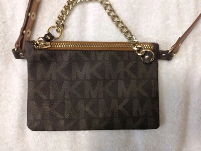 Bolso Cinturón Michael Kors Marrón Firma Monograma Cadena Cremallera Mediano Foto 1 de 4