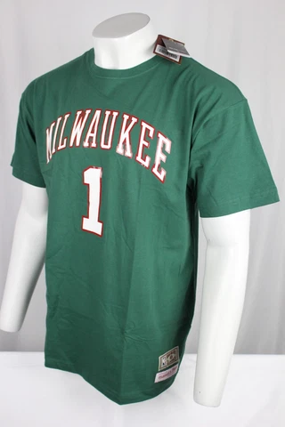 Mitchell & Ness Oscar Robertson Milwaukee Bucks Hardwood Classics T Shirt XL Cover