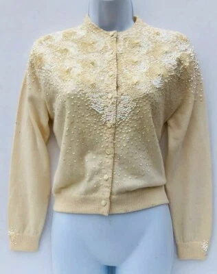 Cárdigan vintage años 50 marfil forrado con lentejuelas lana de cordero brillante hecho en Hong Kong M Foto 1 de 4