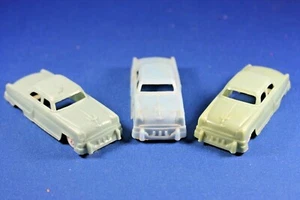 Plasticville - O-O27 - V-10 Vehicles - 2 Turquoise Autos 1 Blue - VG Condition - Picture 1 of 12