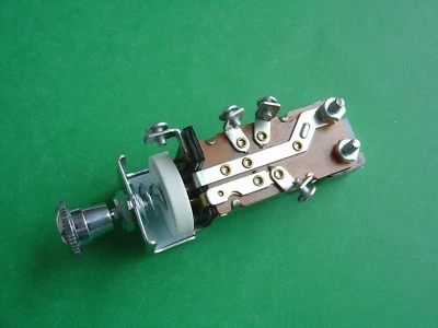 1937-40-41-42-46-1947-48-49-50-1951-1952 PONTIAC HEADLIGHT SWITCH-NEW-6 VOLT    Foto 1 de 2
