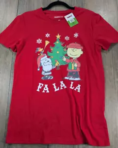 Peanuts T Shirt Womens Medium Red Short Sleeve Christmas Holiday Graphic NWT - Picture 1 of 8