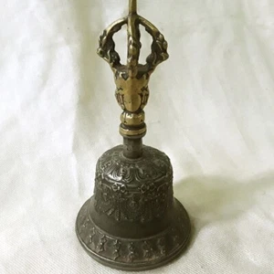 ANTIQUE WORN GHANTA LAMAS BELL WITH OM AH HUM INSIDE TIBET NEPAL - Picture 1 of 7