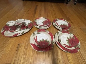 TABLETOPS GALLERY Christmas Carol Sugar & Creamer, Tray 4 Salad & Dinner Plate - Bild 1 von 22