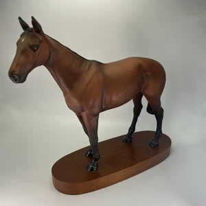 Vintage Beswick Mill Reef Connoisseur Race Horse Model No 2422 VGC - Picture 1 of 16