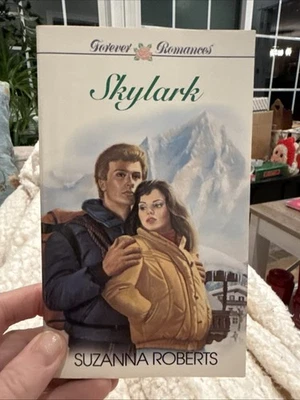 Skylark by Suzanna Roberts (1985, Paperback) Amazing Condition - Image 1 of 4